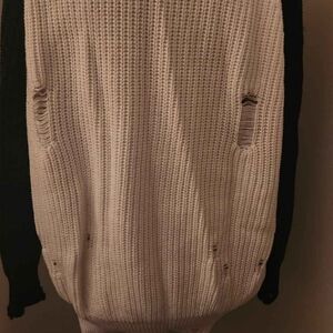 WOMEN'S XL DESTRESSED SWEATER WITH COLD SHOULDERS!